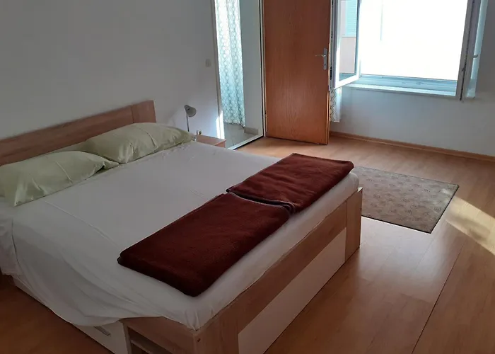 Appartement With Parking Space - 21461 *